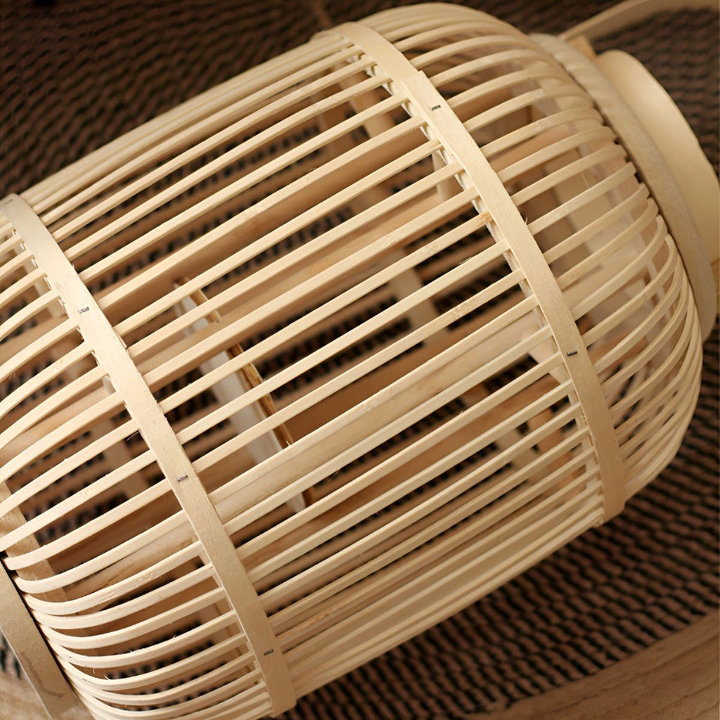 Lampe sur pied en bambou tissé à la main avec lanterne LED