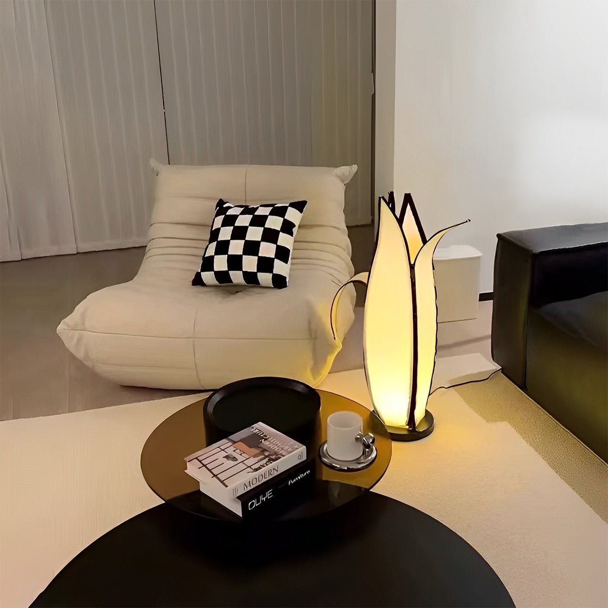 Lampe sur pied LED à brancher au design moderne en forme de banane