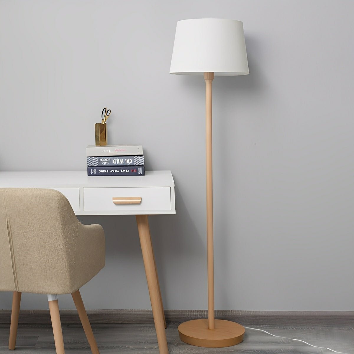 Lampe sur pied LED avec abat-jour en tissu et bois de hêtre moderne