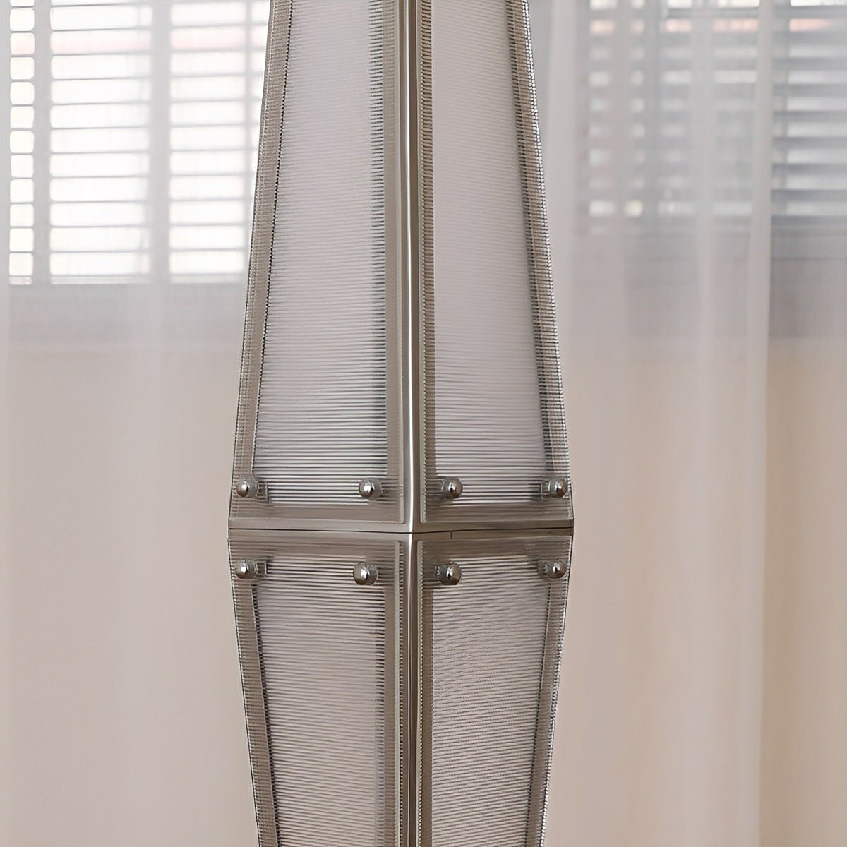 Lampe de sol LED dimmable en forme de diamant moderne et minimaliste