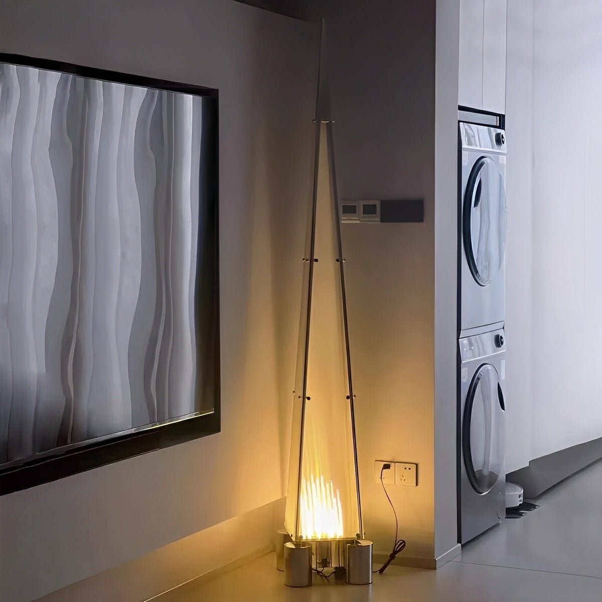 Lampe sur Pied LED Dimmable en Forme de Pyramide Haute et Moderne