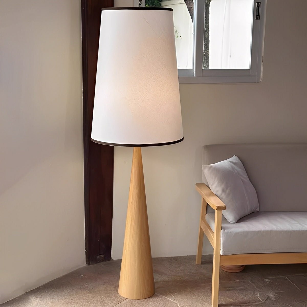 Lampe de sol LED vintage en bois effilé