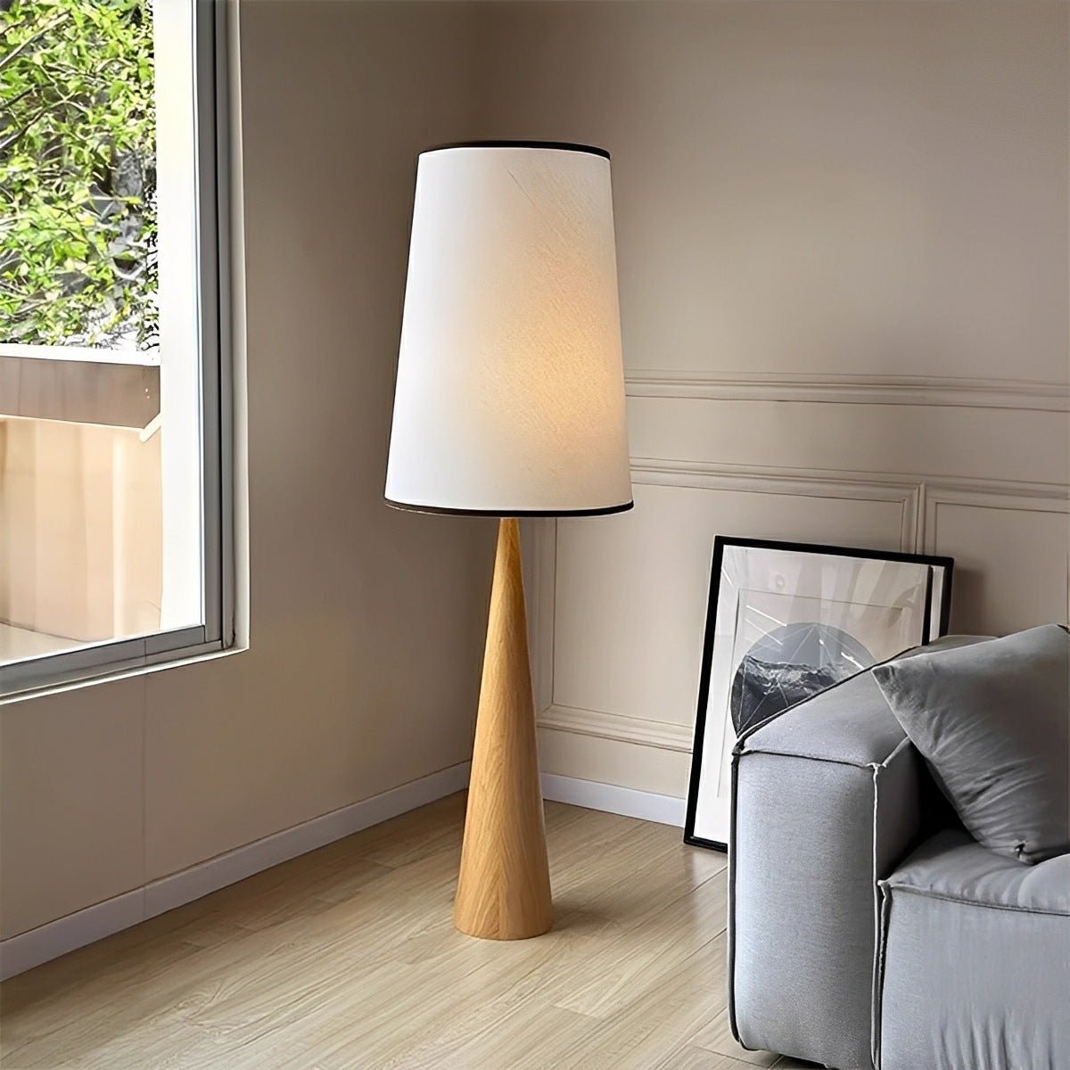 Lampe de sol LED vintage en bois effilé