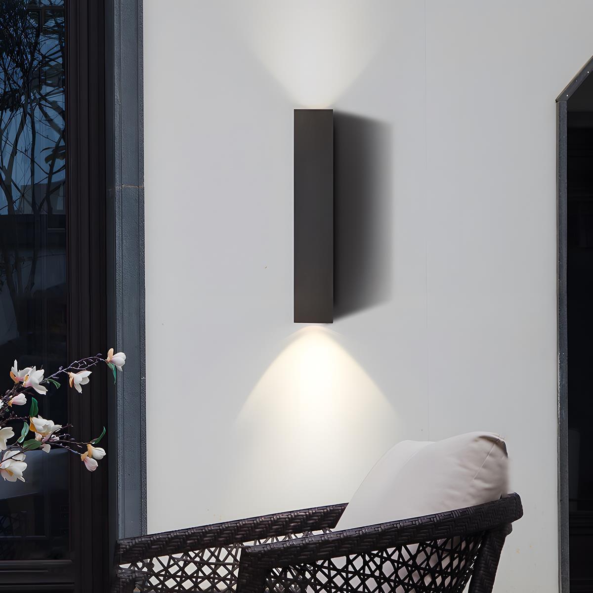 Luminaires muraux extérieurs rectangulaires étanches haut et bas